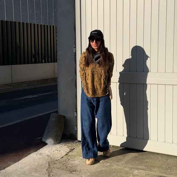 Kutjen Women's Brown Sweater - Picture 8 of 11